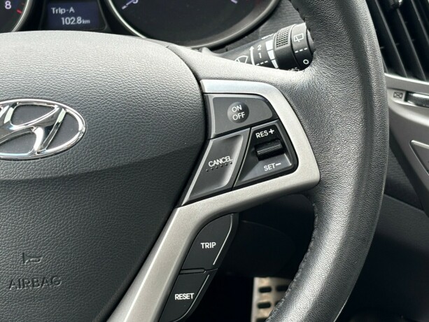 hyundai-veloster-bensin-2012-big-22
