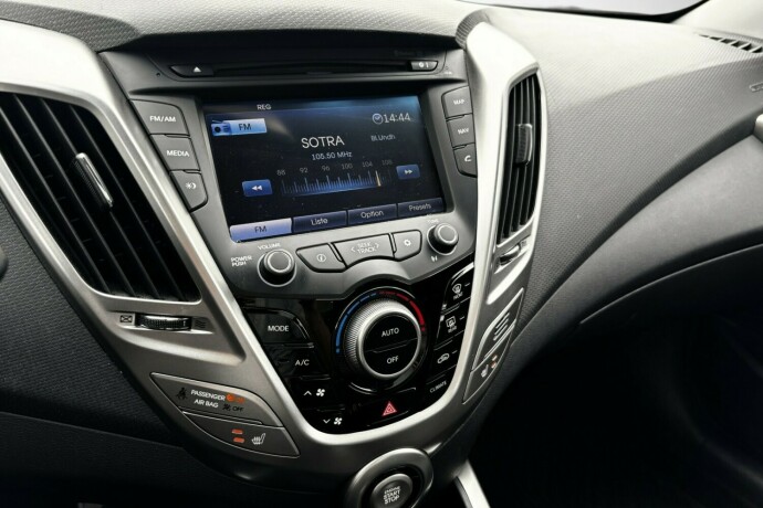 hyundai-veloster-bensin-2012-big-30