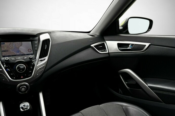 hyundai-veloster-bensin-2012-big-17