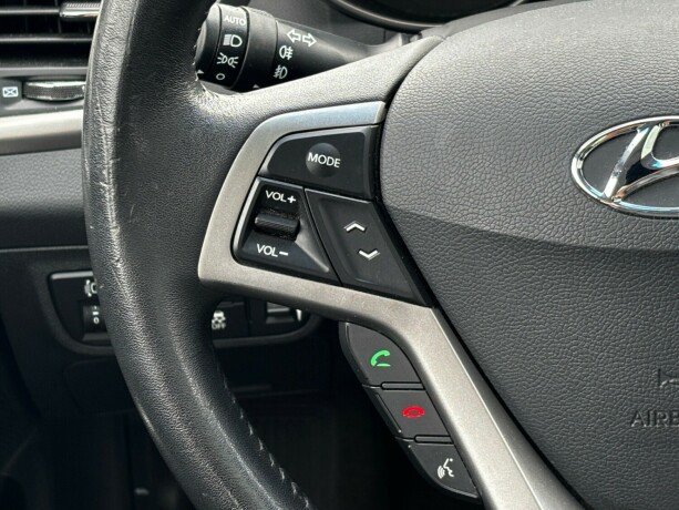 hyundai-veloster-bensin-2012-big-21