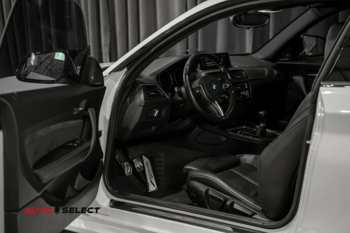 bmw-m2-bensin-2018-big-18