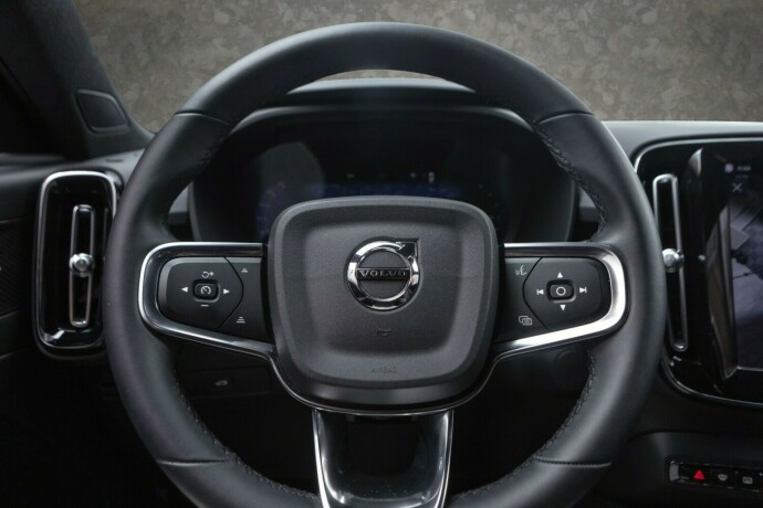 volvo-xc-40-elektrisitet-2023-big-9