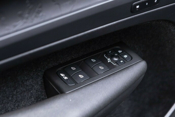 volvo-xc-40-elektrisitet-2023-big-21