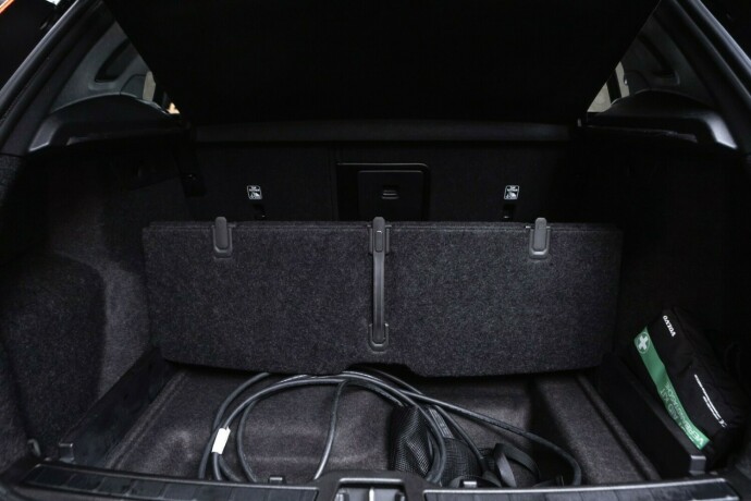volvo-xc-40-elektrisitet-2023-big-31