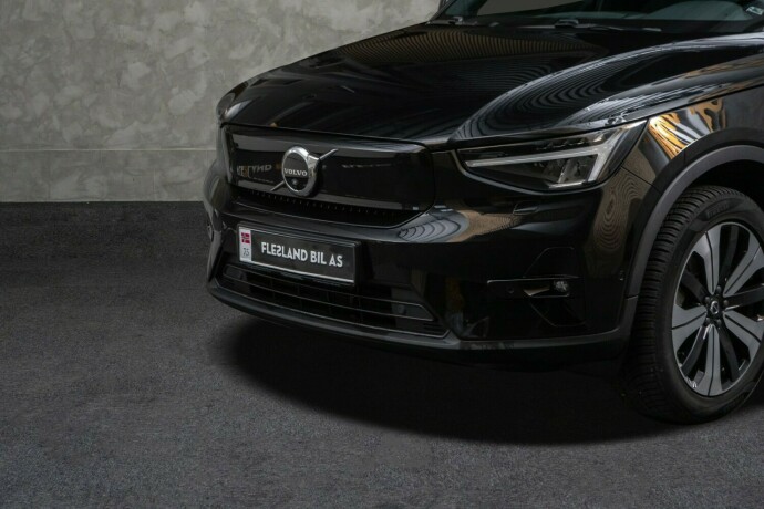 volvo-xc-40-elektrisitet-2023-big-2