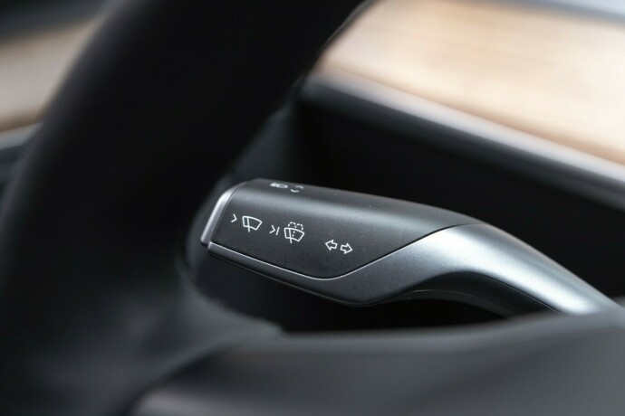 tesla-model-y-elektrisitet-2025-big-13