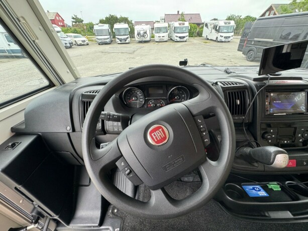 rapido-10000df-reg-6-person-scandinavian-edition-topputgave-ac-bil-amp-bodel-varme-gulv-12mnd-garanti-n-diesel-2018-big-11