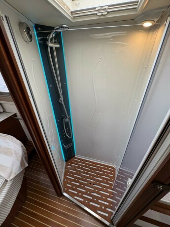 rapido-10000df-reg-6-person-scandinavian-edition-topputgave-ac-bil-amp-bodel-varme-gulv-12mnd-garanti-n-diesel-2018-big-31