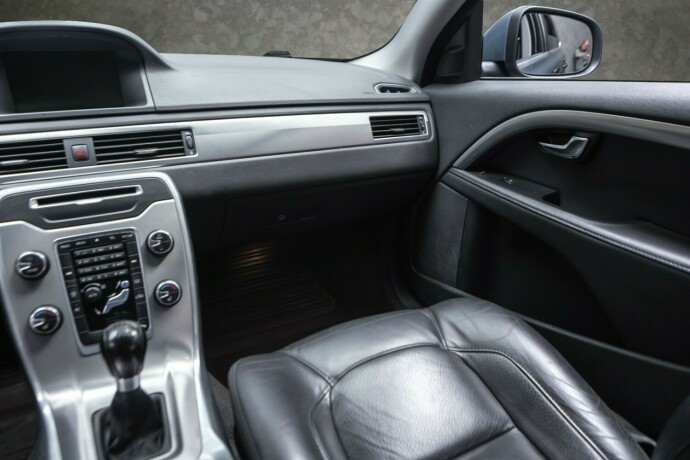 volvo-v70-diesel-2015-big-23