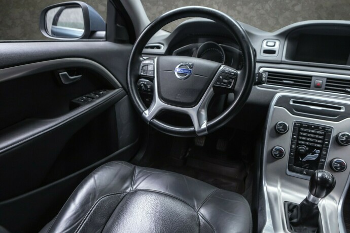 volvo-v70-diesel-2015-big-22