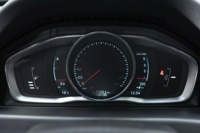 volvo-v70-diesel-2015-big-13