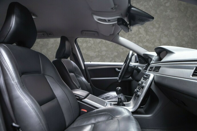 volvo-v70-diesel-2015-big-24