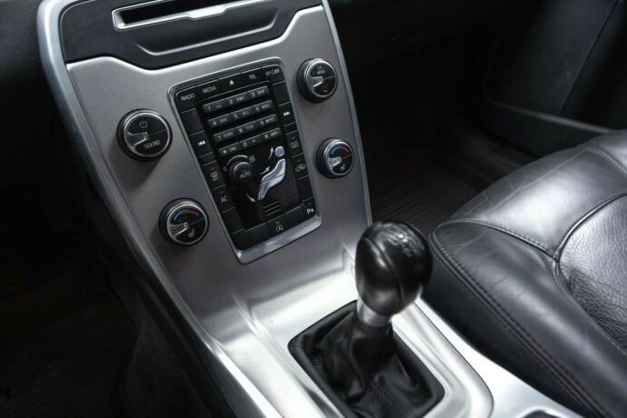 volvo-v70-diesel-2015-big-15