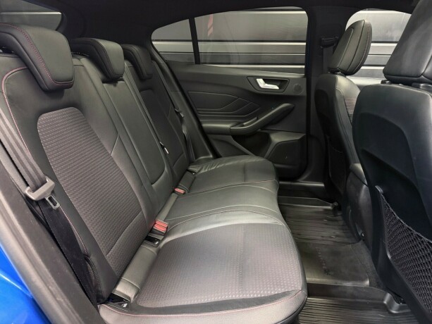 ford-focus-bensin-2019-big-18