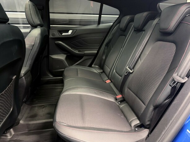 ford-focus-bensin-2019-big-17