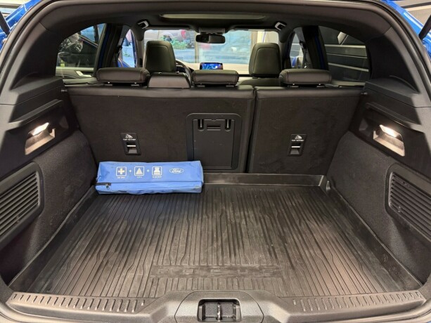 ford-focus-bensin-2019-big-19