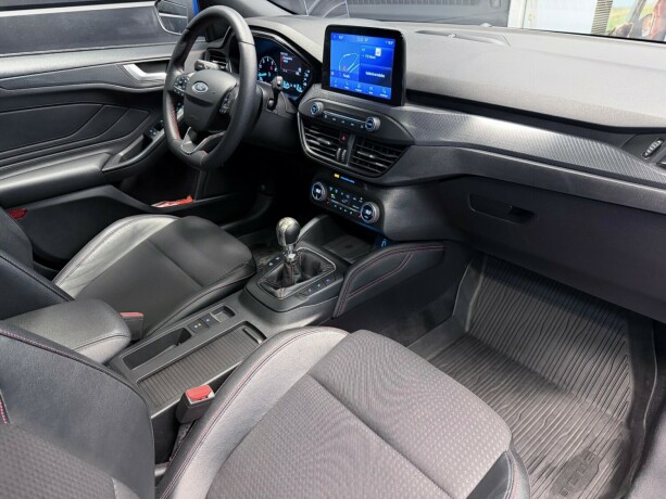 ford-focus-bensin-2019-big-15