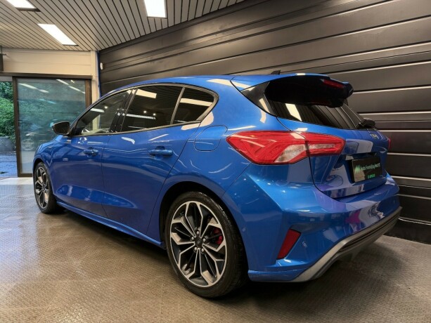 ford-focus-bensin-2019-big-5
