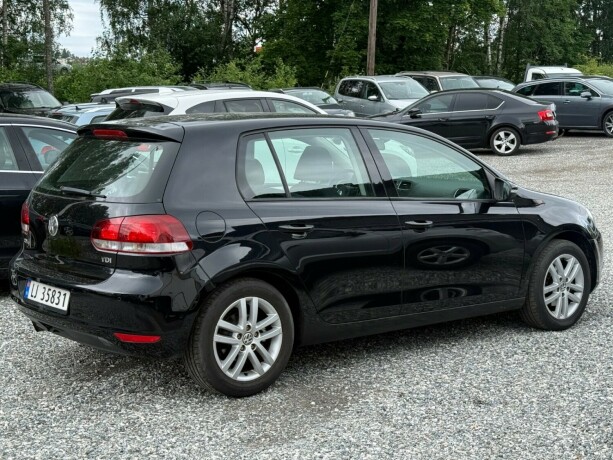volkswagen-golf-diesel-2010-big-6