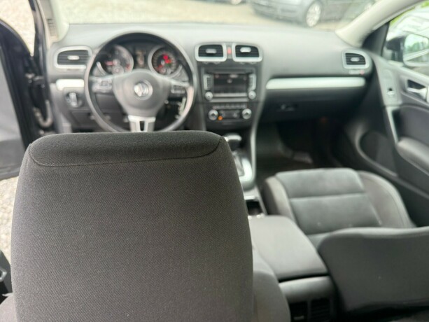 volkswagen-golf-diesel-2010-big-10