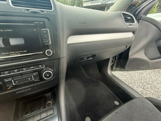 volkswagen-golf-diesel-2010-big-17