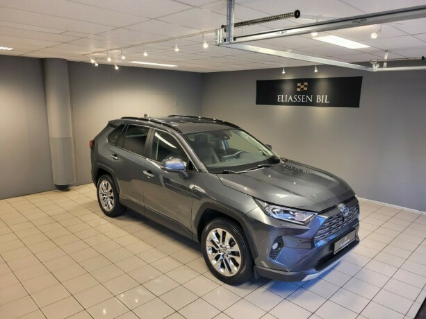 toyota-rav4-elektrisitetbensin-2020-big-1