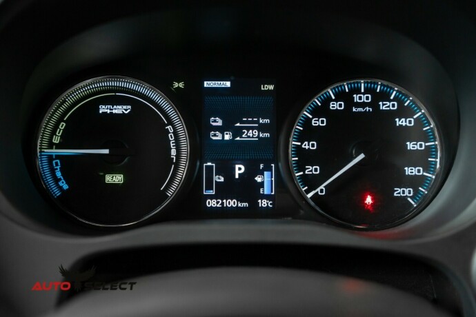 mitsubishi-outlander-elektrisitetbensin-2018-big-35