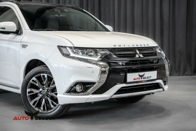 mitsubishi-outlander-elektrisitetbensin-2018-big-1
