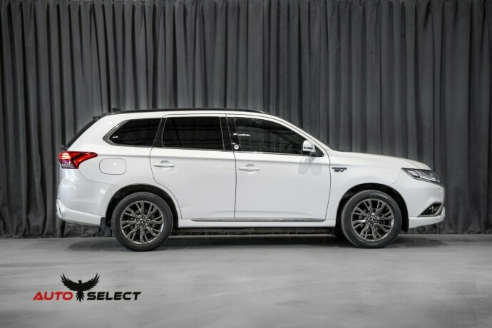 mitsubishi-outlander-elektrisitetbensin-2018-big-12