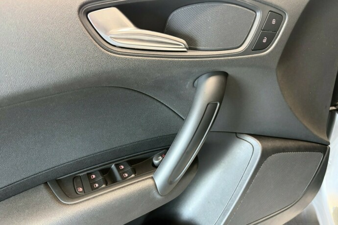 audi-a1-bensin-2014-big-13