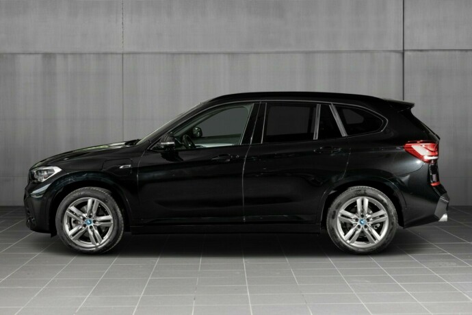 bmw-x1-elektrisitetbensin-2022-big-11