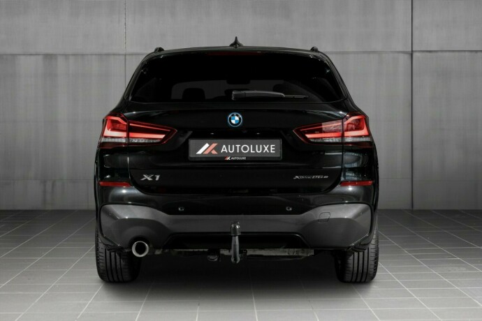 bmw-x1-elektrisitetbensin-2022-big-7