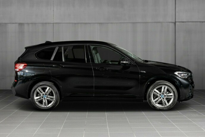 bmw-x1-elektrisitetbensin-2022-big-10