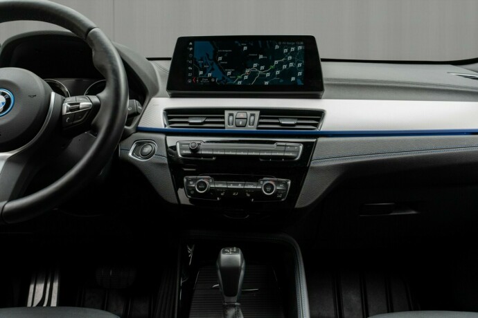 bmw-x1-elektrisitetbensin-2022-big-25