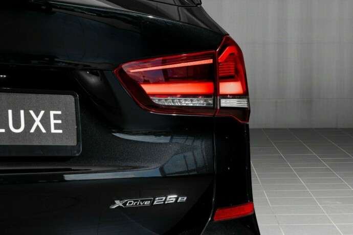 bmw-x1-elektrisitetbensin-2022-big-9