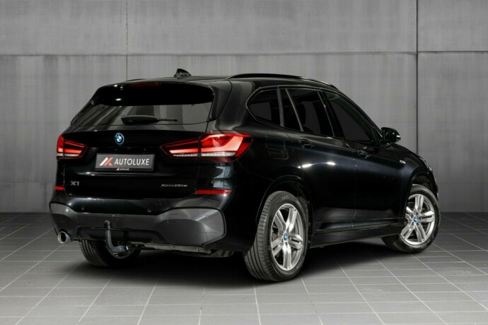 bmw-x1-elektrisitetbensin-2022-big-4