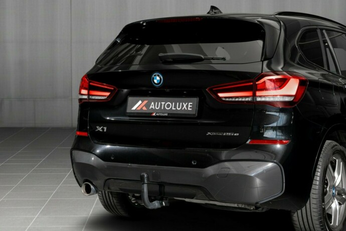 bmw-x1-elektrisitetbensin-2022-big-5