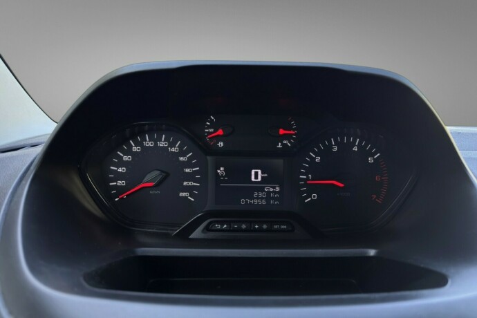 peugeot-partner-diesel-2019-big-11