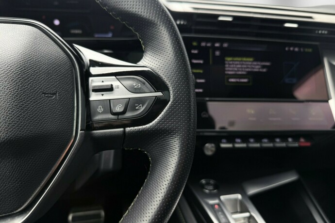 peugeot-308-elektrisitetbensin-2022-big-22