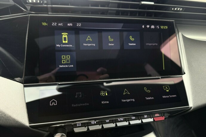 peugeot-308-elektrisitetbensin-2022-big-28