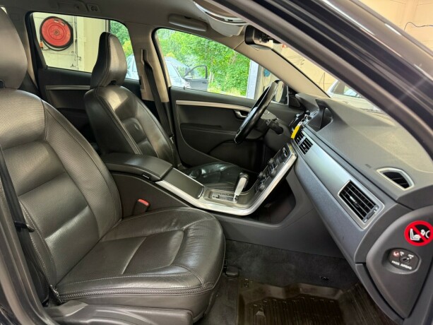 volvo-xc-70-diesel-2012-big-25