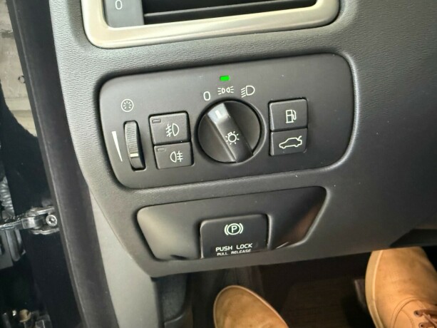 volvo-xc-70-diesel-2012-big-16