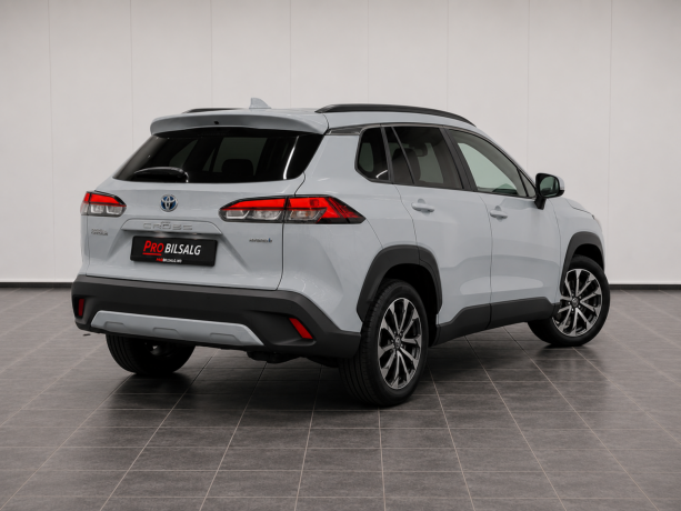 toyota-corolla-elektrisitetbensin-2024-big-1