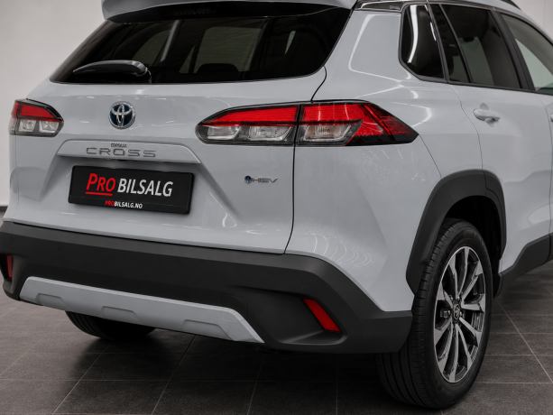 toyota-corolla-elektrisitetbensin-2024-big-7