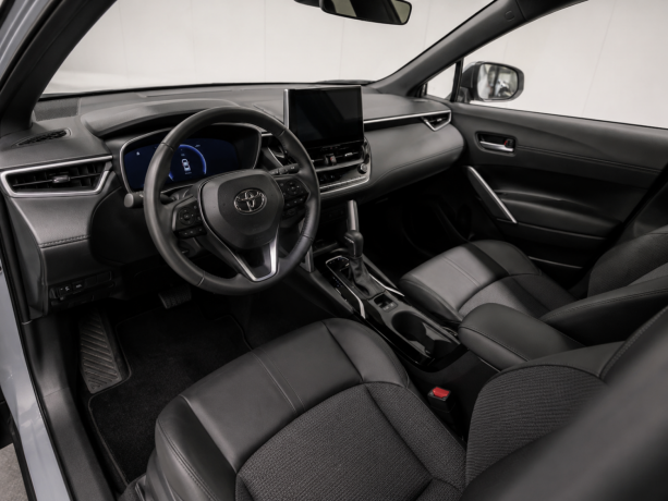 toyota-corolla-elektrisitetbensin-2024-big-9