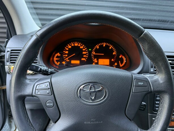 toyota-avensis-diesel-2008-big-11