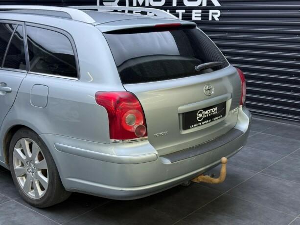 toyota-avensis-diesel-2008-big-4