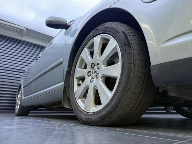 toyota-avensis-diesel-2008-big-6