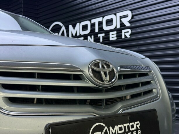 toyota-avensis-diesel-2008-big-3