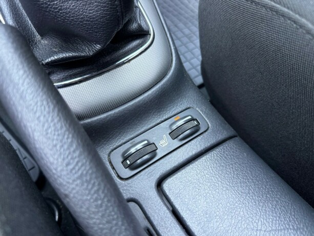 toyota-avensis-diesel-2008-big-18
